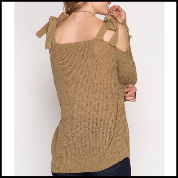 Bow-Ties Sweater - Picture 2 of 3